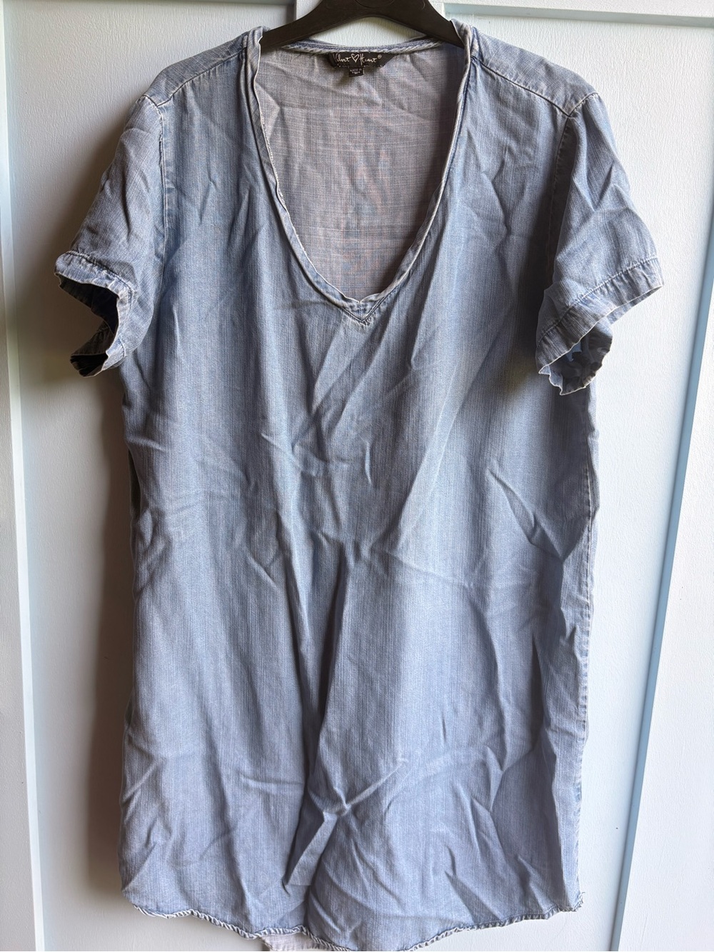 Velvet Heart Light Wash Chambray V-Neck Dress